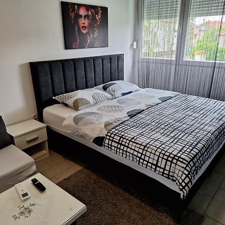 Apartment Sven Vinkovci Extérieur photo