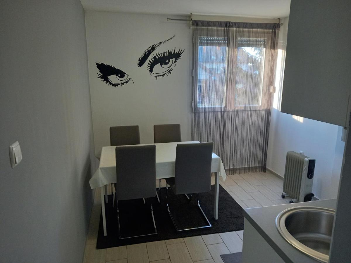 Apartment Sven Vinkovci Extérieur photo