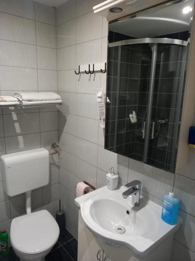 Apartment Sven Vinkovci Extérieur photo